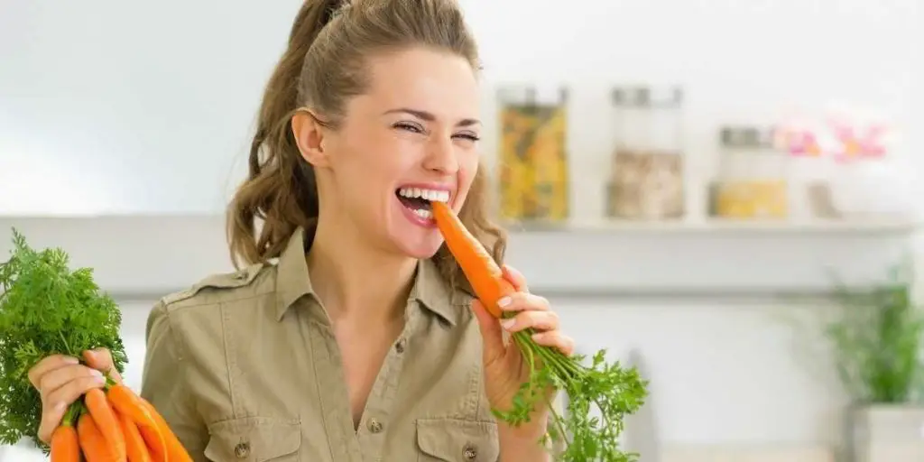 Can I lose weight by just eating carrots?